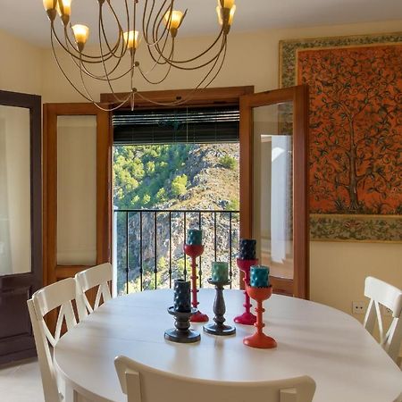 Quiet House In Village Center With Mountains Views フリヒリアナ エクステリア 写真