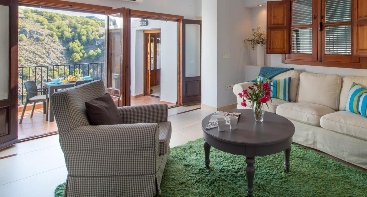 Quiet House In Village Center With Mountains Views フリヒリアナ エクステリア 写真