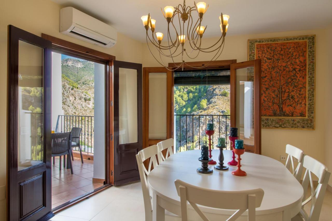 Quiet House In Village Center With Mountains Views フリヒリアナ エクステリア 写真